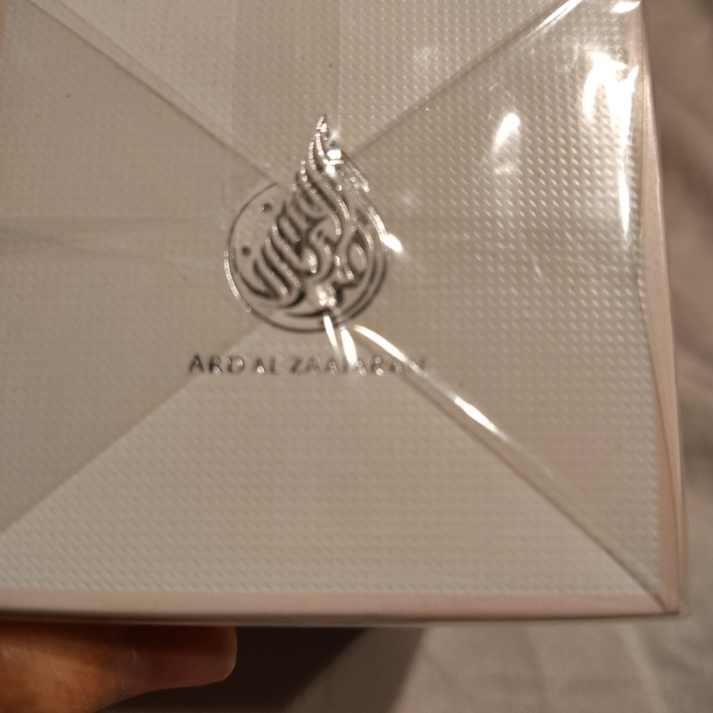 Yara Hand and Body Lotion - Picture 2 of 3